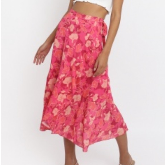 Showpo Two Piece Set - Picture 3 of 3